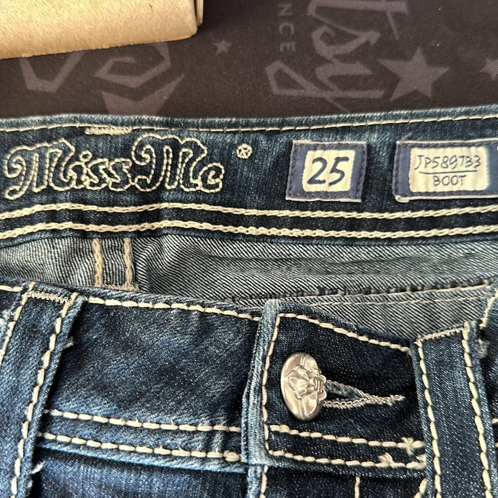 Miss Me Jeans. Rhinestone pockets. - Picture 3 of 6